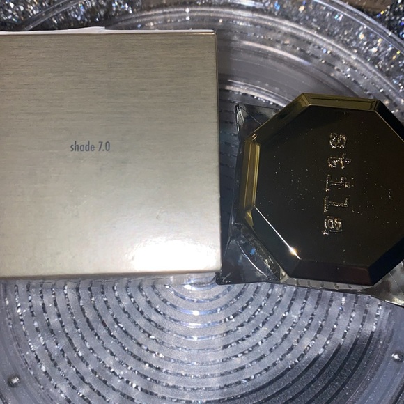 COPY - Stila Lingerie Soufflé Foundation - Picture 2 of 2